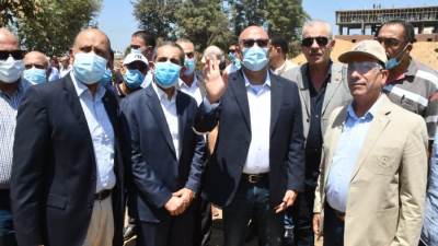وزير الإسكان ومحافظ الغربية يتفقدان مجمعي الخدمات والزراعى الجارى تنفيذهما بمبادرة "حياة كريمة" 