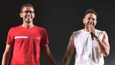 في حفلته بالعلمين.. محمد حماقي يستقبل أحمد الجندي صاحب فضية الخماسي بأولمبياد طوكيو