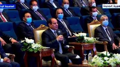 السيسي للمصريين: «الـ100 مليار اللي بنحلم بيهم لسه مجوش»