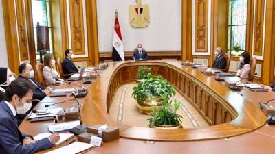 خطوة جديدة فى طريق الإصلاح الاقتصادى.. الرئيس السيسى يوجه بتعزيز دور القطاع الخاص وتشجيعه على الاستثمارات