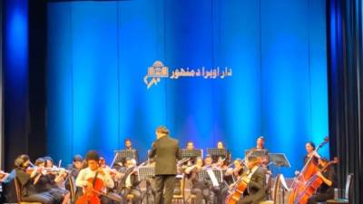 محمد الصايغ يبدع بموسيقاه على آلة التشيللو بأوبرا دمنهور