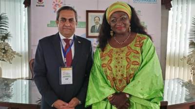 نائب الإسكان للمشروعات القومية يلتقي وزيرة الإسكان الكاميرونية في ياوندي