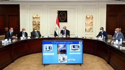 الجزار يعقد اجتماعا مع مسؤولي المياه والمدن الجديدة لاستعراض استعداداتهم لمواجهة مخاطر التقلبات الجوية