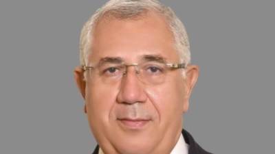 وزير الزراعة يعلن موافقة الإمارات على استيراد الدواجن المصرية المصنعة ومنتجاتها