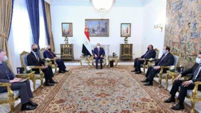 السيسى يؤكد متانة العلاقات المصرية-الأمريكية خلال استقبال رئيس لجنة العلاقات الخارجية بالكونجرس