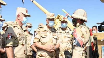 وزير الدفاع يشهد إجراءات تفتيش الحرب لإحدى تشكيلات الجيش الثانى الميدانى بعد تحديثها وفقاً لأحدث النظم القتالية