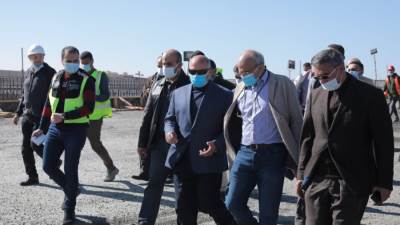 وزير النقل في مواقع العمل بمشروع التطوير الشامل للطريق الدائري حول القاهرة الكبرى  