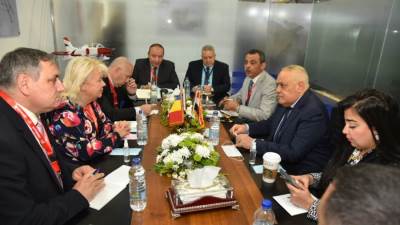 مباحثات رئيس العربية للتصنيع ونائب وزير الإقتصاد الروماني في ثان فعاليات معرض ايدكس 2021