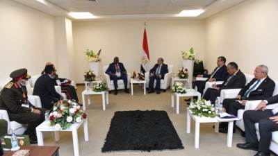 وزير الدولة للإنتاج الحربى يستقبل وزير شئون الدفاع الأنجولي في إطار اليوم الثاني لمعرض "EDEX 2021"