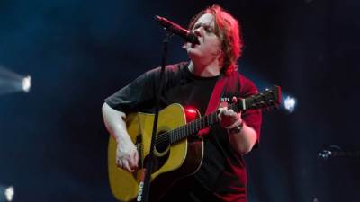 عشّاق الموسيقى في أبوظبي يعيشون لحظاتٍ مميّزة مع حفل لويس كابالدي في ثالث أمسيات مهرجان يا سلام