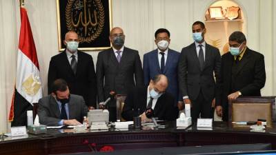 وزير الإسكان يشهد توقيع مذكرة تفاهم لإنشاء وتشغيل مستشفى عالمي بالعاصمة الجديدة