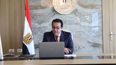 «الأعلى للجامعات» لقاح كورونا شرط دخول الطلاب لأداء امتحانات نصف العام