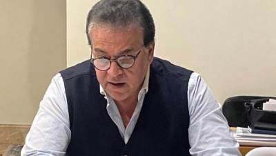 وزير التعليم العالي يعقد اجتماعاً لمتابعة سير العمل بخطة التأمين الطبي لاحتفالات أعياد الميلاد المجيد