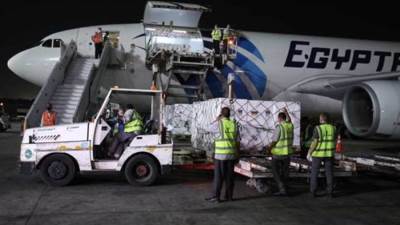 الصحة: استقبال مليون جرعة من لقاح «أسترازينيكا» بمطار القاهرة الدولي