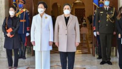 السيدة انتصار السيسى ترحب بزيارة قرينة رئيس كوريا الجنوبية بقصر الاتحادية