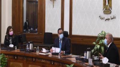 «مدبولي» يتابع تنفيذ قرارات نزع الملكية والتعويضات الخاصة بمشروعات الطرق