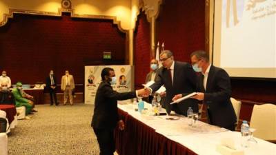 وزير القوي العاملة يسلم 150 وثيقة تأمين تكافلي للعمالة غير المنتظمة شرم الشيخ