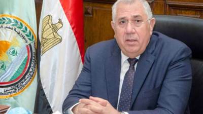 وزير الزراعة يعقد اجتماعا لبحث آليات تنفيذ قرارات مجلس الوزراء بالحفاظ على الأراضي الزراعية