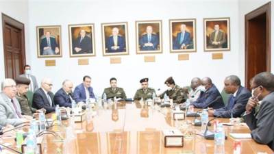 "القصير" يبحث مع وزير الثروة الحيوانية والمصائد السمكية التنزاني آفاق التعاون بين البلدين 