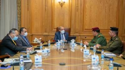 "وزير الدولة للإنتاج الحربي" يلتقي وفد "الداخلية" و"الصناعة والمعادن" العراقية لمناقشة أوجه التعاون المشترك
