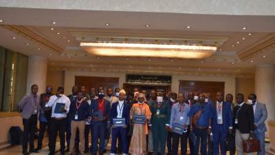 وزارة الإنتاج الحربي تعقد الحفل الختامي لدورتيّ (الطاقة المتجددة) و(الميكاترونكس) بالتعاون مع وزارة الخارجية