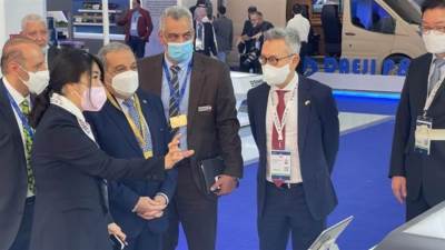 "وزير الدولة للإنتاج الحربي" يزور جناح "Hyundai Rotem" الكورية ويبحث أوجه التعاون المشترك بين الجانبين ضمن فاعليات معرض الدفاع العالمي بالرياض