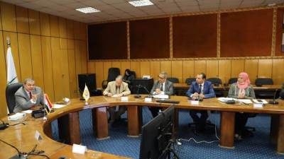 سعفان يلتقي تحالف 3 شركات مصرية لتذليل أية صعوبات أمام سفر العمالة للعمل في ليبيا