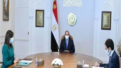 الرئيس السيسي يطمئن على سلامة وأوضاع الجالية المصرية في أوكرانيا