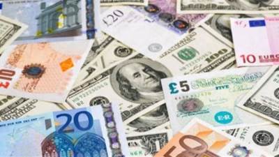 انخفاض أسعار العملات الأجنبية بداية تعاملات اليوم