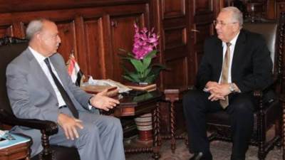 وزير الزراعة يبحث مع محافظ القليوبية توفير أراضى لمشروعات حياة كريمة