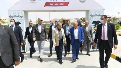 "وزير الدولة للإنتاج الحربي" يتفقد الأكاديمية المصرية للهندسة والتكنولوجيا المتقدمة