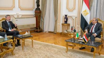 وزير الدولة للإنتاج الحربي يلتقى السفير الإيطالى بالقاهرة لبحث التعاون مع الشركات الإيطالية