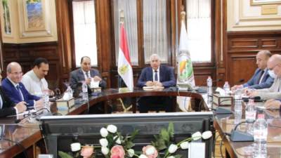 وزير الزراعة يبحث مع قيادات الثروة الحيوانية والخدمات البيطرية تكثيف حملات تحصين المواشي والاستعداد لعيد الاضحى المبارك