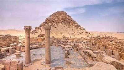 خبير أثري يكشف سر بناء معابد الشمس بـ "أبو صير"