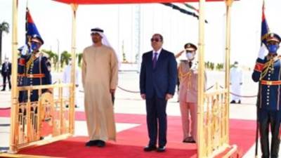 الرئيس السيسي يستقبل الشيخ محمد بن زايد رئيس دولة الإمارات بمطار العلمين