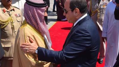 الرئيس السيسى يودع ملك البحرين من مطار العلمين الدولى
