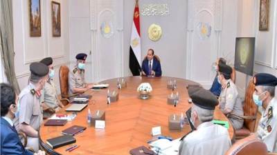 الرئيس السيسي يبحث مستجدات استصلاح الأراضي بتوشكى مع وزير الدفاع