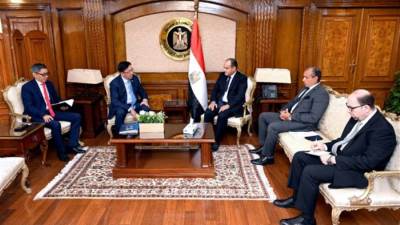 وزير الإنتاج الحربي يبحث مع عدد من الوزراء والهيئات الإمكانيات التصنيعية والتكنولوجية بالجهات التابعة 