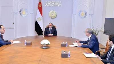 الرئيس السيسي يتابع موقف توفر السلع الاستراتيجية الغذائية الأساسية على مستوى الجمهورية