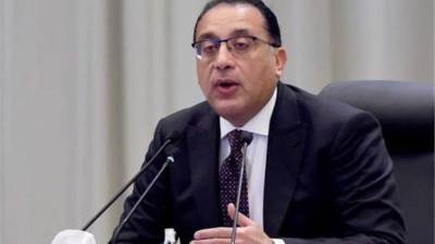 رئيس الوزراء: بعض التجار يستغلون الأزمة الحالية ويغالون فى الأسعار