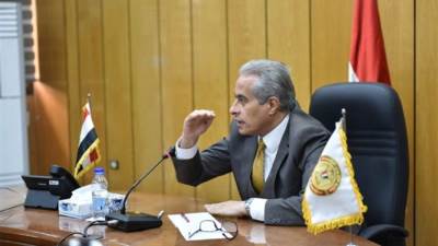 القوى العاملة: "تأشيرات عودة" لـ 112 عاملاً مصرياً من المخالفين لنظام الإقامة والعمل في "السعودية"