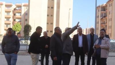 جولة تفقدية لمسئولي "الإسكان" بوحدات المبادرة الرئاسية "سكن كل المصريين" بالعاشر من رمضان