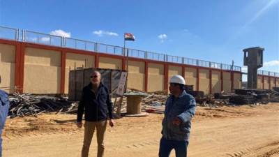 وزير الإسكان يتابع مشروعات البنية التحتية الجارية بأكتوبر الجديدة