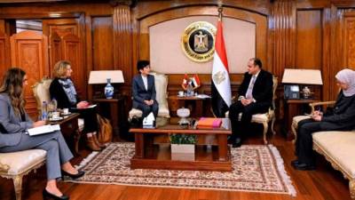 وزير الصناعة يلتقى السفيرة السويسرية بالقاهرة لبحث مجالات التعاون الاقتصادى بين البلدين