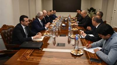 وزير الإسكان يعرض على نظيره الأذربيجاني والوفد المرافق له التجربة العمرانية التى تشهدها الدولة المصرية 