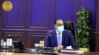 رئيس الوزراء يعقد اجتماعًا لاستعراض مشروع تصنيع سيارة كهربائية مصرية