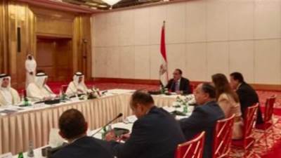 رئيس الوزراء من قطر: لا قيود قانونية فى مصر تحد من خروج العوائد لأى مستثمر