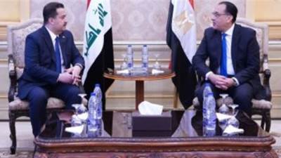 رئيس الوزراء يستقبل نظيره العراقى بمطار القاهرة