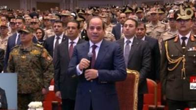 الرئيس السيسي للمصريين: "نخلى بالنا من البلد.. والخراب ميتكررش تانى"