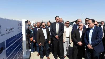 رئيس الوزراء يفتتح المنطقة اللوجستية لمرسيدس بنز بـ"اقتصادية قناة السويس"